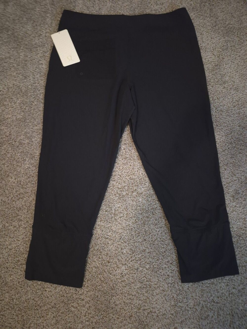 Men's LULULEMON Black Cropped Yoga Inversion Gaiter Pants Size 38 M5088S $98 - Picture 3 of 8
